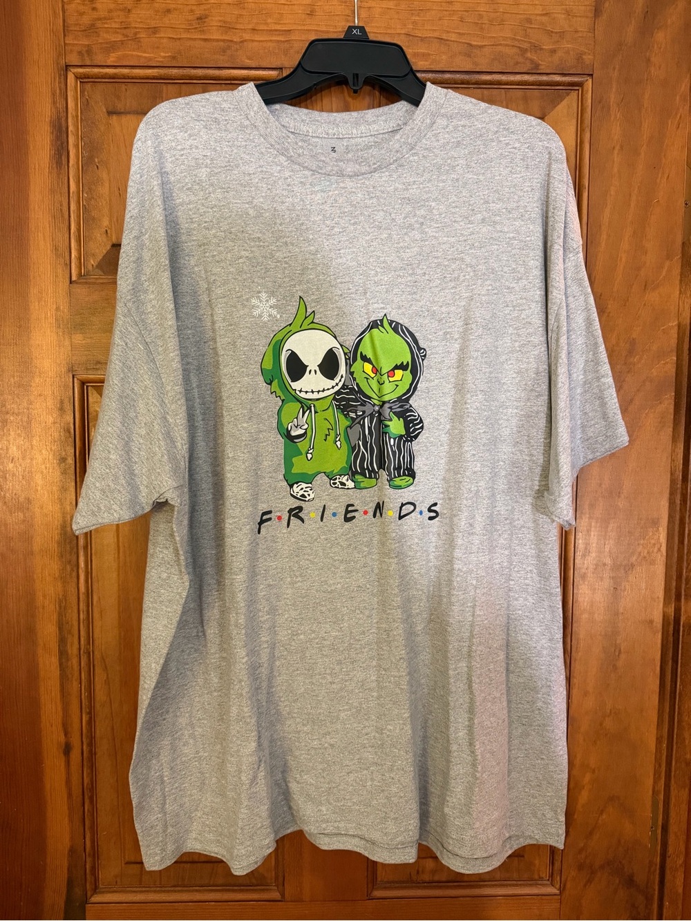 Gildan 2XL Grinch Jack Skellington Friends Christmas Graphic T Shirt Gray